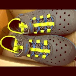 SOLD  stride rite shoes